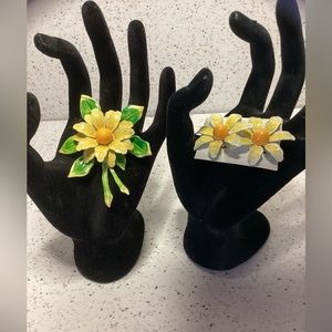 Vintage daisy flower Yellow White 3D 60s retro brooch and earring set